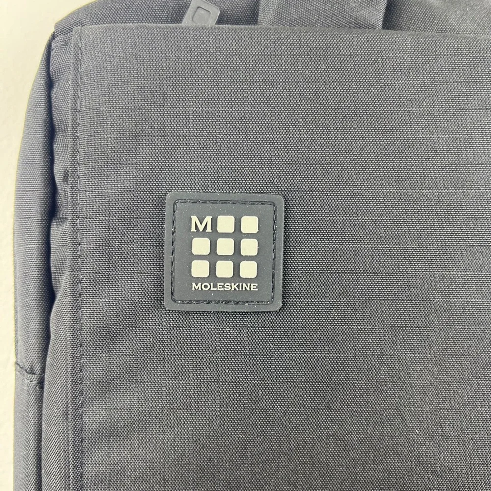 Moleskine ID Vertical Device Bag 15.4